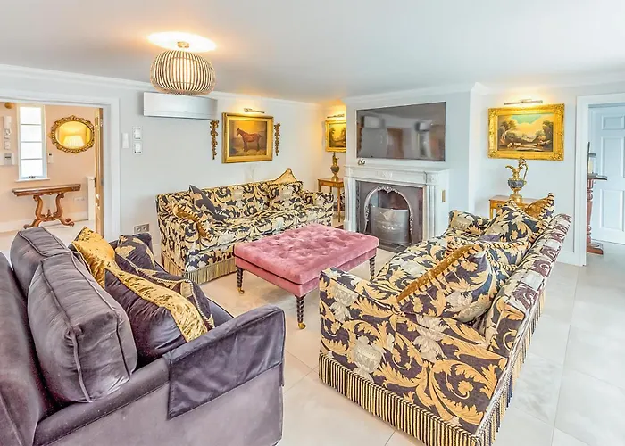 Luxurious Home In Grimaud